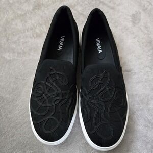 VIVAIA Black V-Tune Classic Slip-On Unisex Sneakers EU 40 US Women's 9